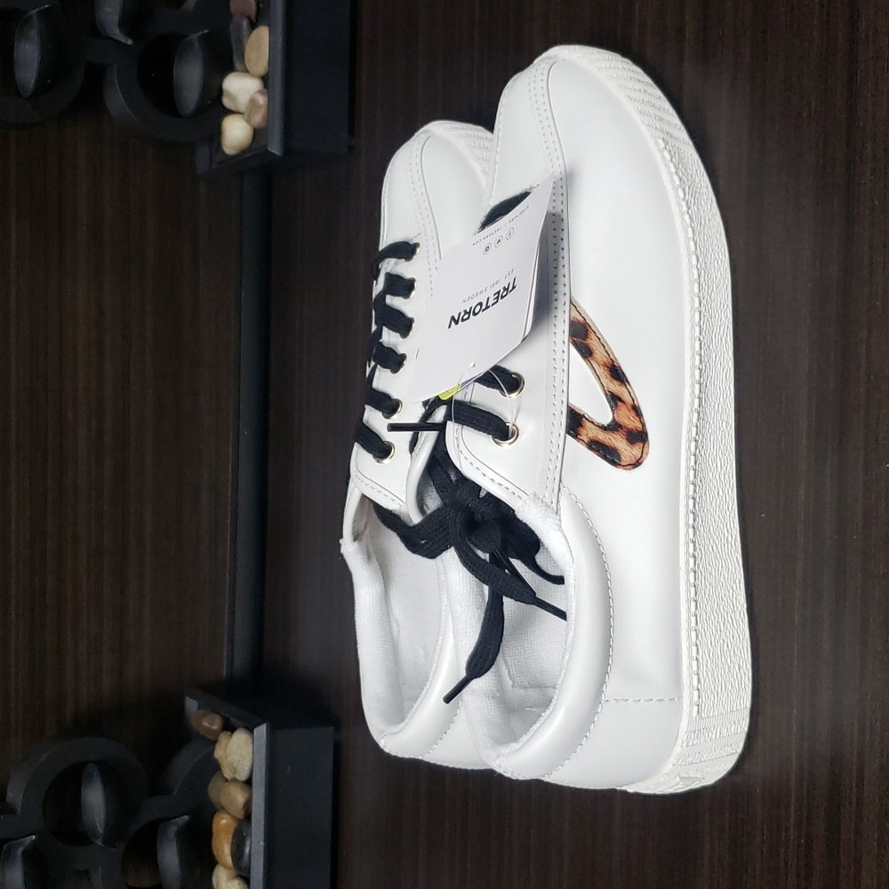 NWT Tretorn Leopard Sneakers - Picture 3 of 15